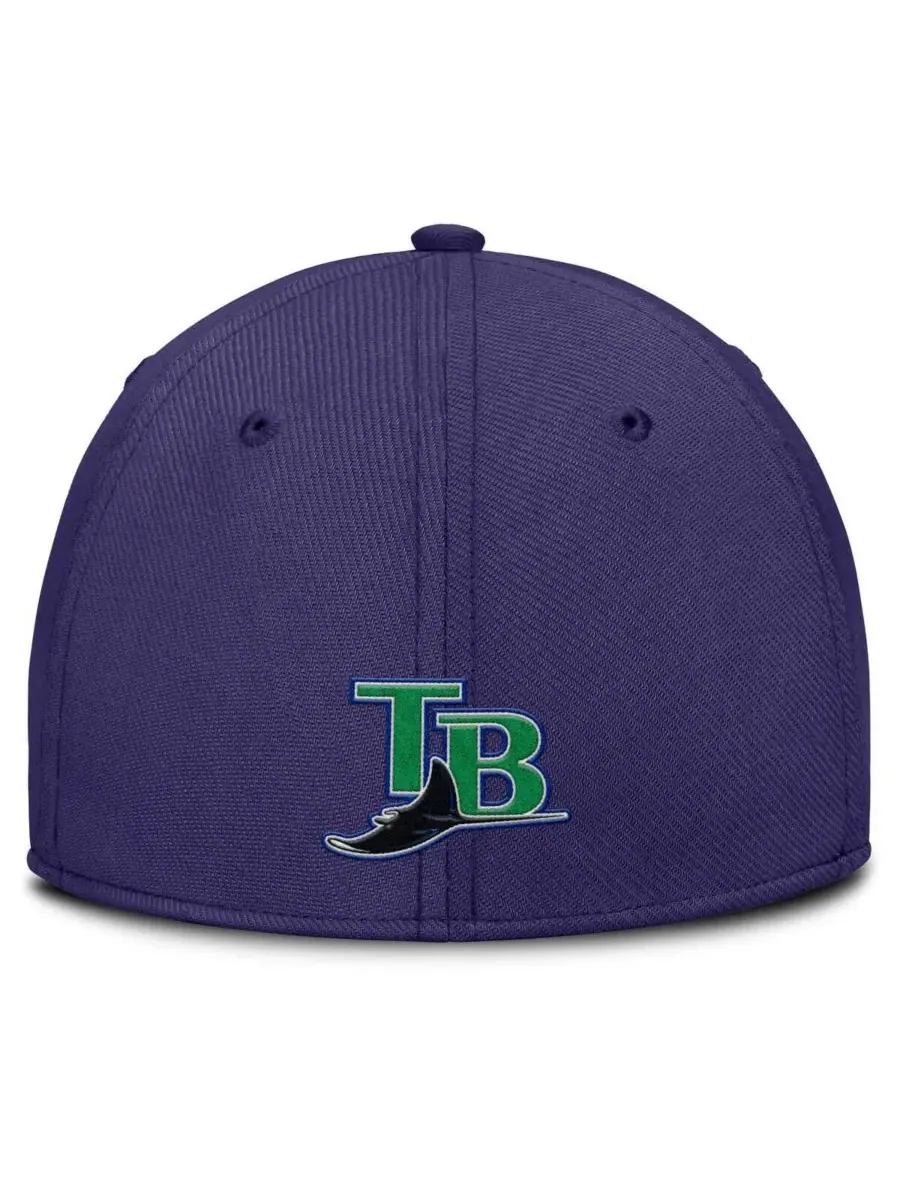 Nike Мужская серо-фиолетовая кепка Tampa Bay Rays Rise Swoosh Performance Flex — изображение 4 из 4, серый фиолетовый
