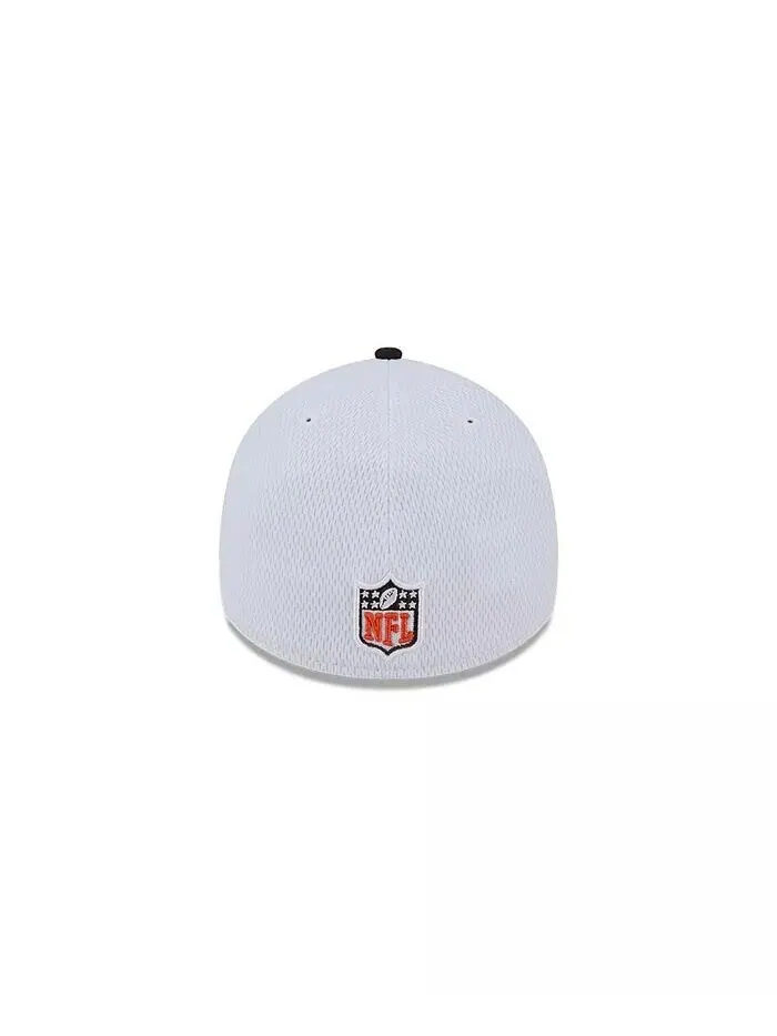 Мужская бело-коричневая гибкая кепка Cleveland Browns 2023 NFL Sideline 39THIRTY New Era — изображение 4 из 5
