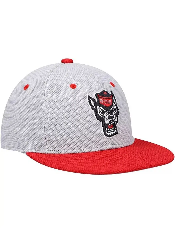 Мужская серо-красная бейсбольная кепка для игры в NC State Wolfpack Adidas — изображение 3 из 4