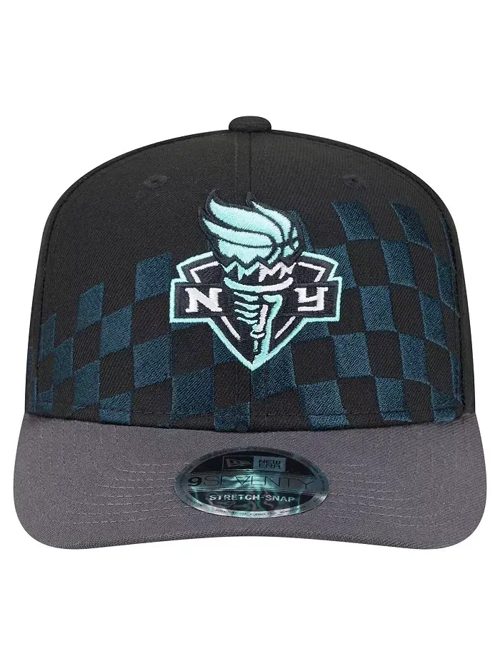 Мужская и женская черная регулируемая кепка New York Liberty 9SEVENTY с шахматным принтом New Era — изображение 4 из 4