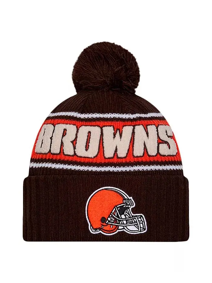 Мужская коричневая шапка Cleveland Browns 2024 Sideline с манжетами и помпоном New Era