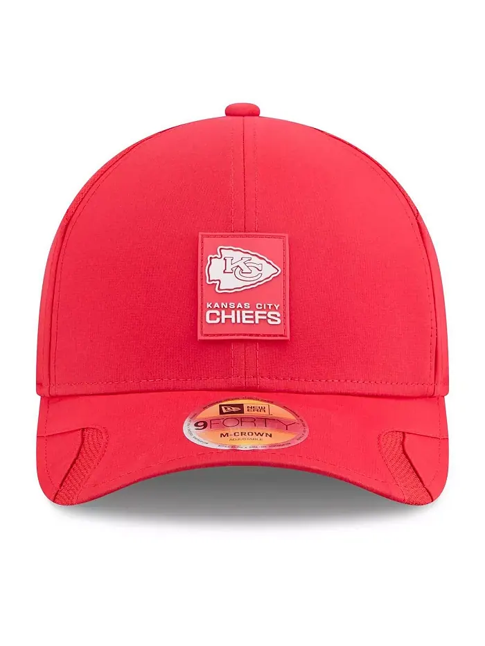 Регулируемая кепка Big Boys and Girls Red Kansas City Chiefs 2025 Sideline 9FORTY New Era — изображение 5 из 5