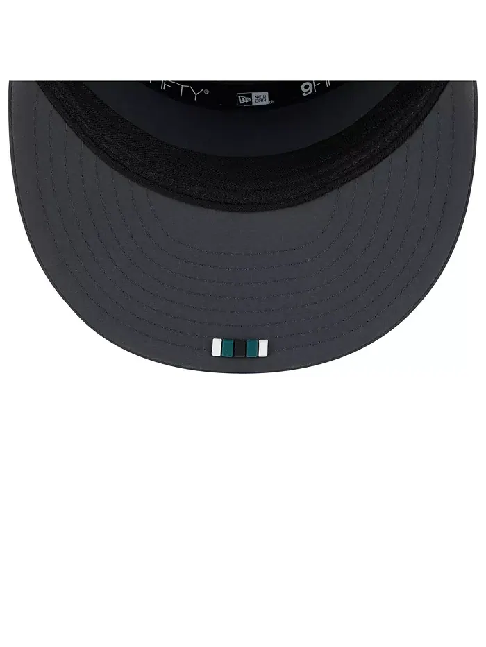 Мужская шапка Charcoal Philadelphia Eagles 2025 Sideline Cold Weather Split Panel 9FIFTY Snapback — изображение 2 из 5