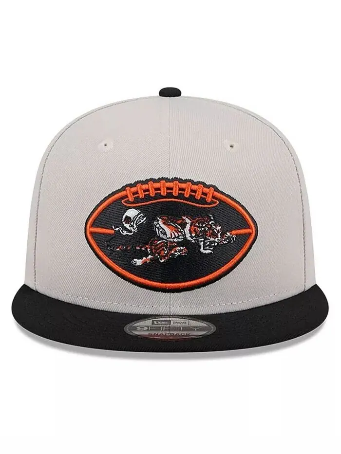 Мужская бейсболка-кепка Cincinnati Bengals 2024 Sideline Historic 9FIFTY цвета Stone/Black New Era — изображение 2 из 4