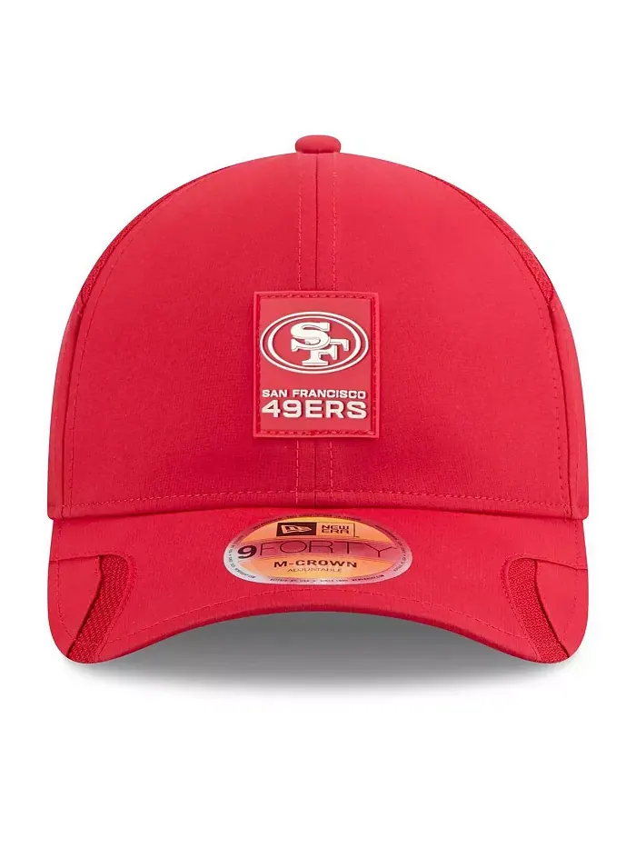 Регулируемая кепка Scarlet San Francisco 49ers 2025 Sideline 9FORTY для больших мальчиков и девочек — изображение 5 из 5