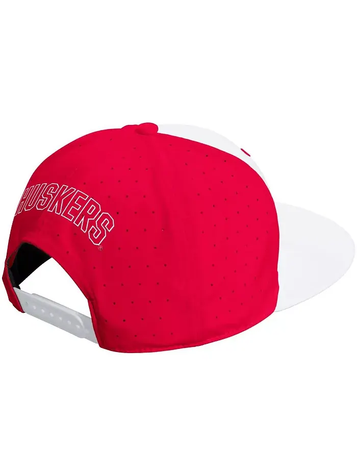 Мужская и женская белая/алая бейсболка Nebraska Huskers Performance Flat Bill Adjustable adidas — изображение 2 из 2