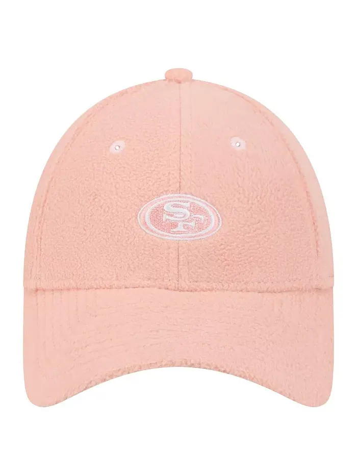 Женская светло-розовая уютная шапка San Francisco 49ers Cozy Sherpa 9FORTY с регулируемой застежкой — изображение 4 из 5
