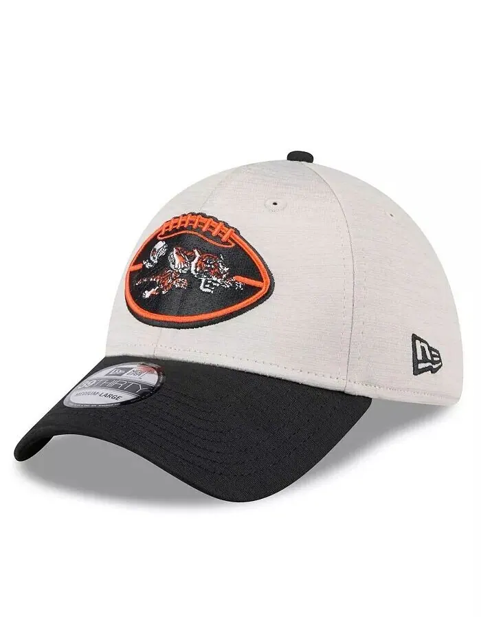 Мужская кепка Stone/Black Cincinnati Bengals 2024 Sideline Historic 39THIRTY Flex New Era