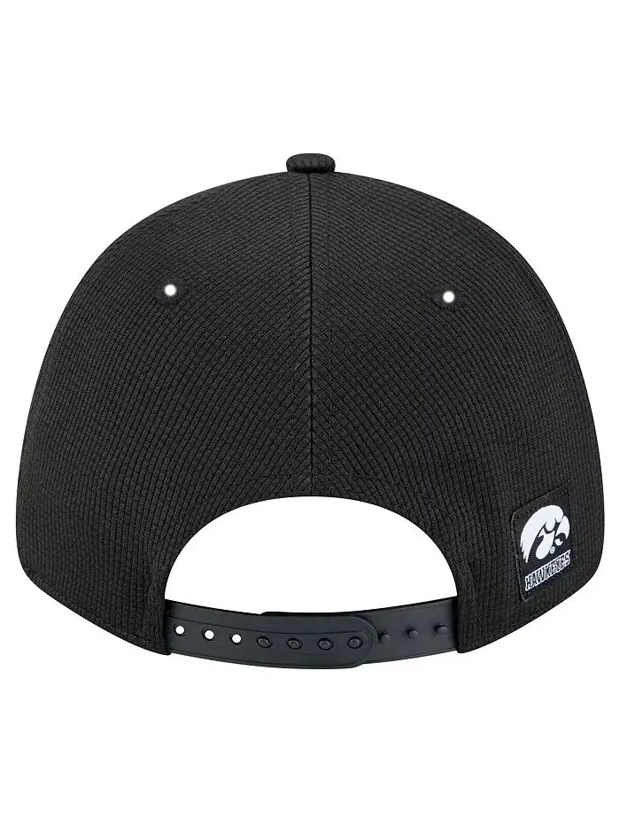 Мужская черная кепка Iowa Hawkeyes Pivot 9FORTY Stretch-Snap Adjustable New Era — изображение 2 из 5