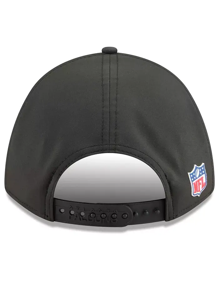 Регулируемая бейсболка Black Atlanta Falcons Sideline 9FORTY 2025 для больших мальчиков и девочек — изображение 2 из 5