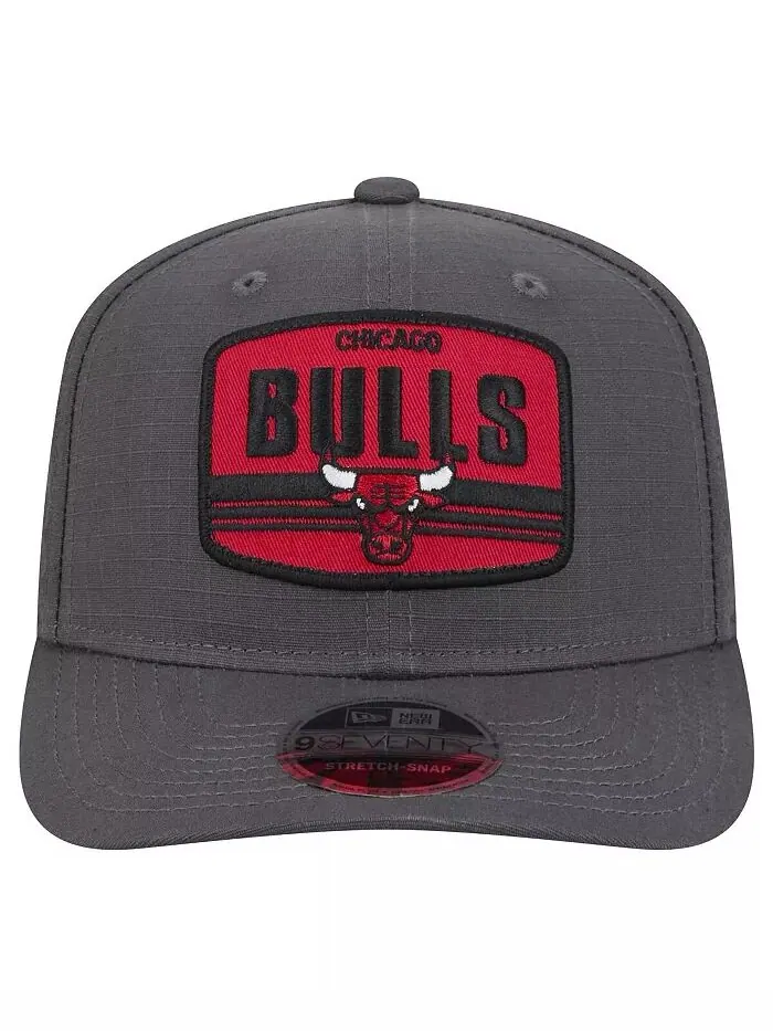 Мужская графитовая бейсболка Chicago Bulls Team Elevated Patch 9SEVENTY Adjustable Hat New Era — изображение 4 из 4