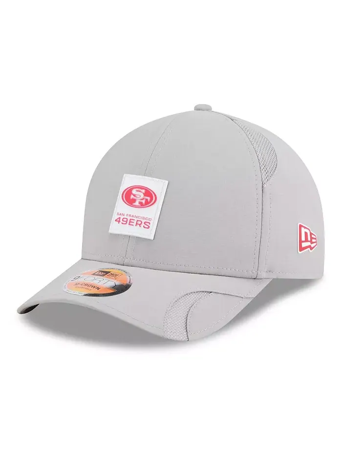 Мужская серая бейсболка San Francisco 49ers 2025 Sideline M-Crown 9FORTY с регулируемой посадкой
