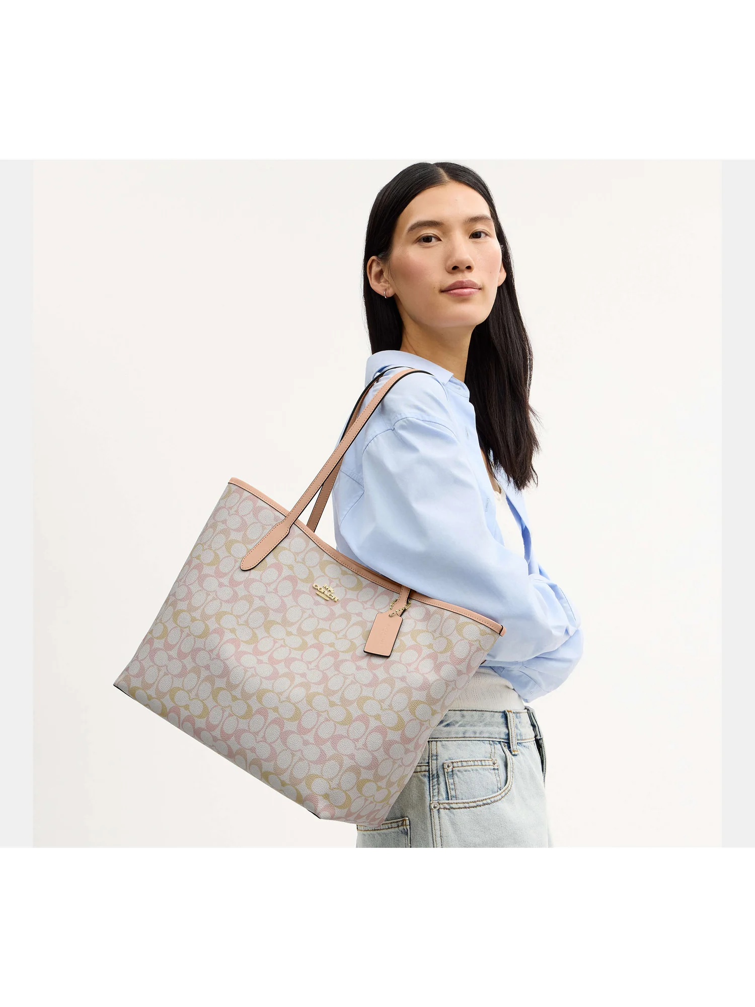 Сумка-тоут Coach City из фирменного текстиля с ПВХ-покрытием — 16