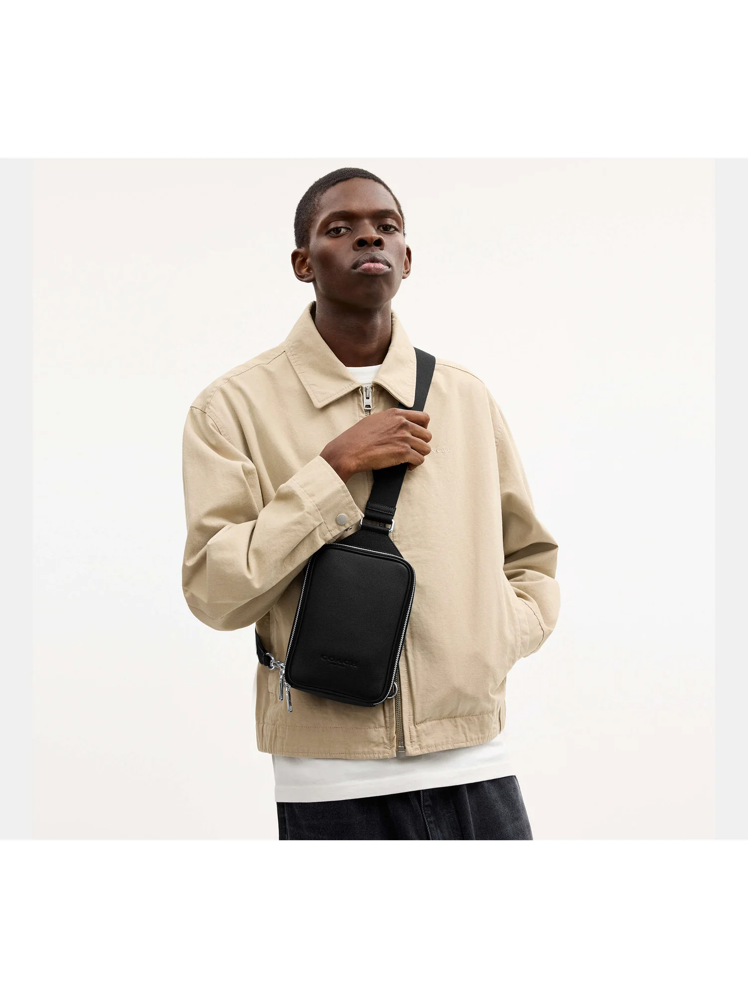 Компактная мужская сумка-слинг Coach — 3