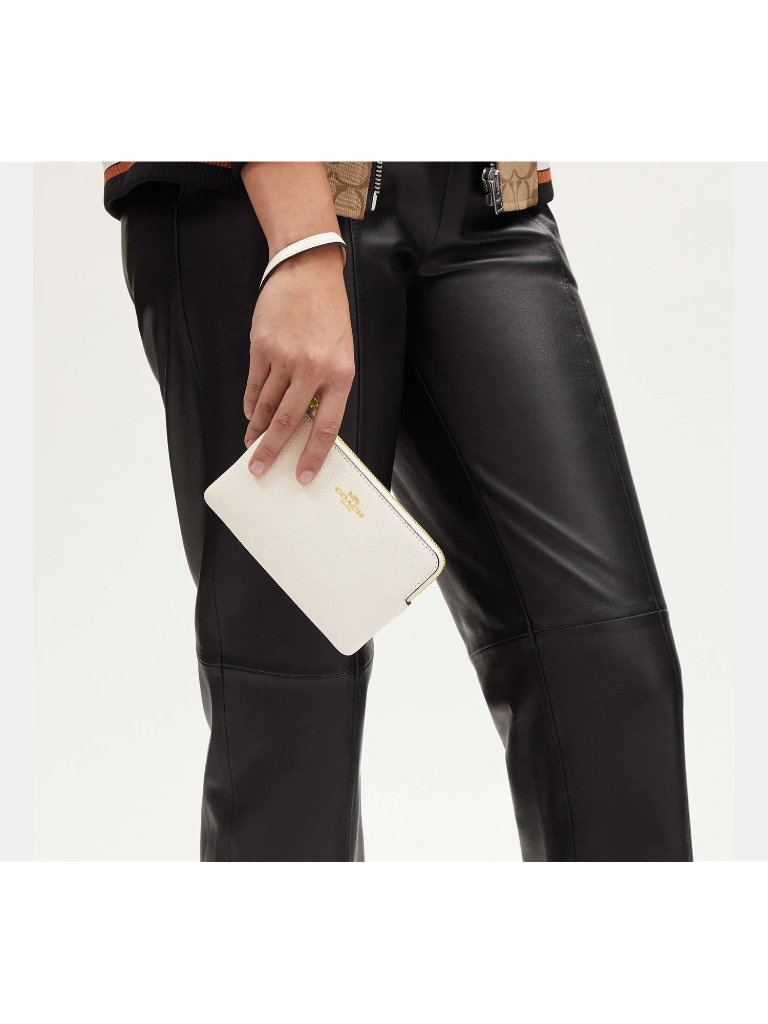 Клатч на запястье Coach Corner Zip — 12