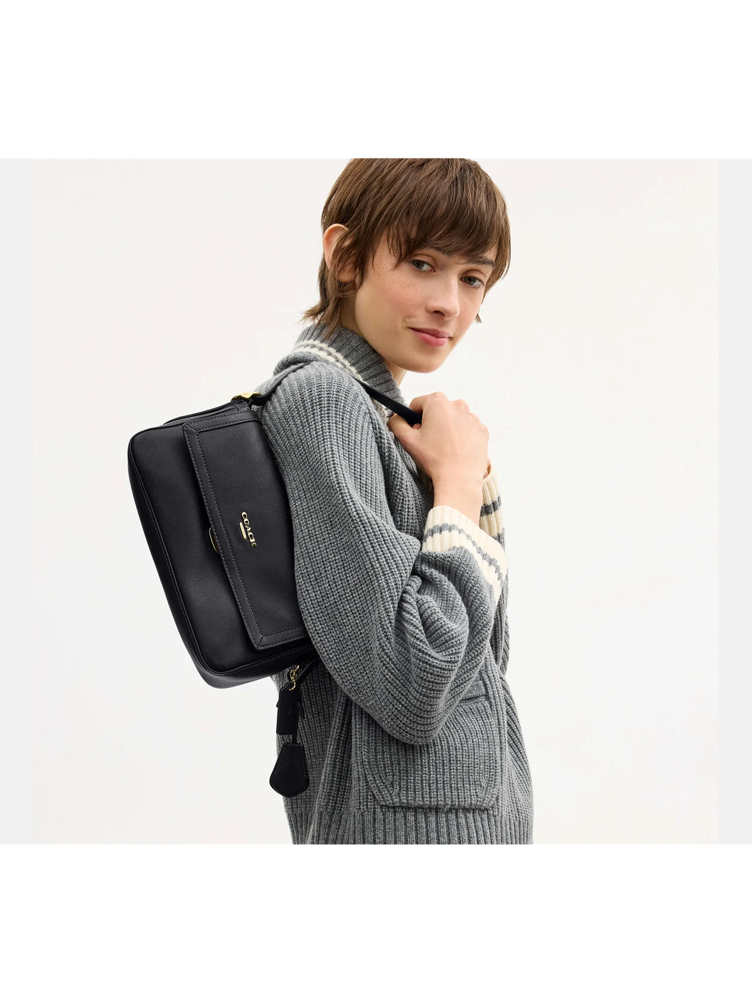Сумка Coach Etta на плечо с клапаном — 19