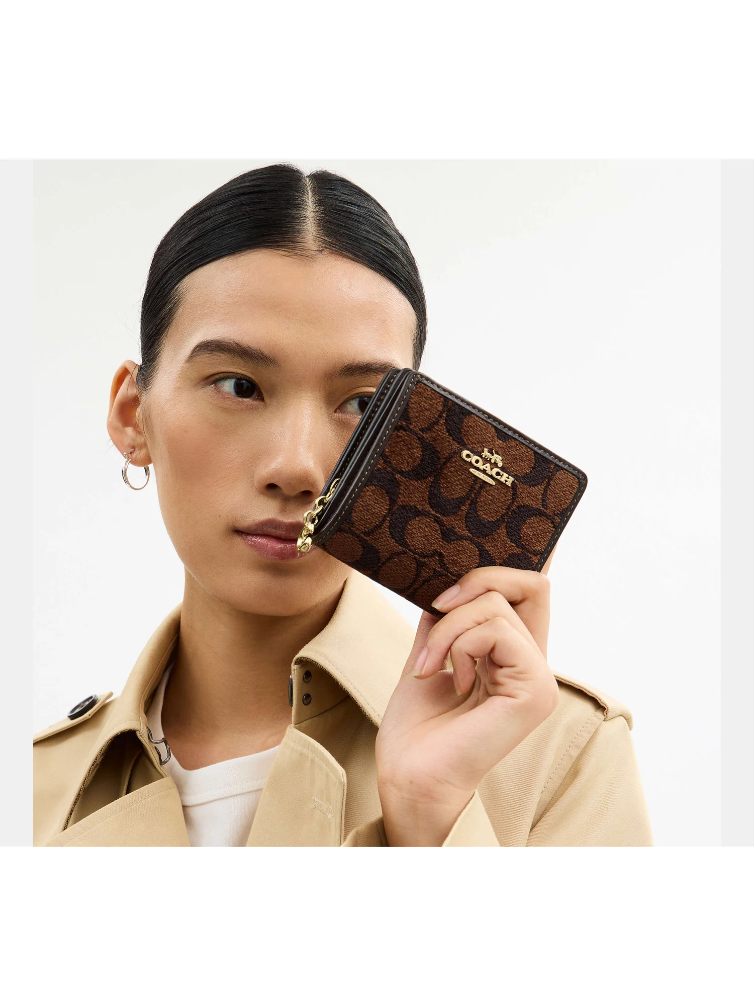 Кошелёк на кнопке Coach с фирменным узором — 3