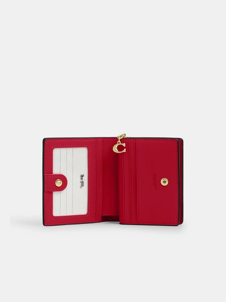 Кошелёк на кнопке Coach красный