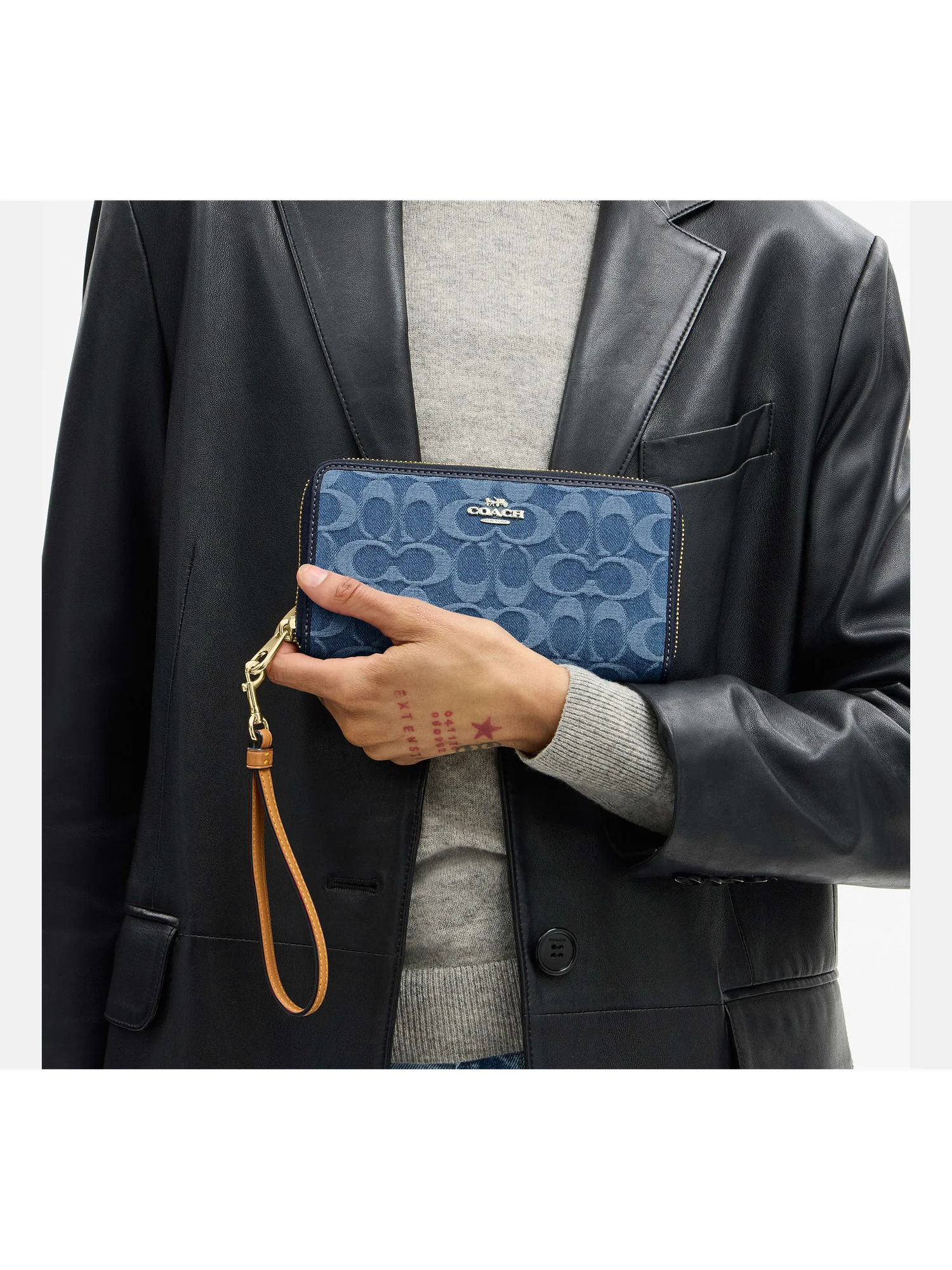 Кошелек Coach Long Zip Around из фирменного денима — 2