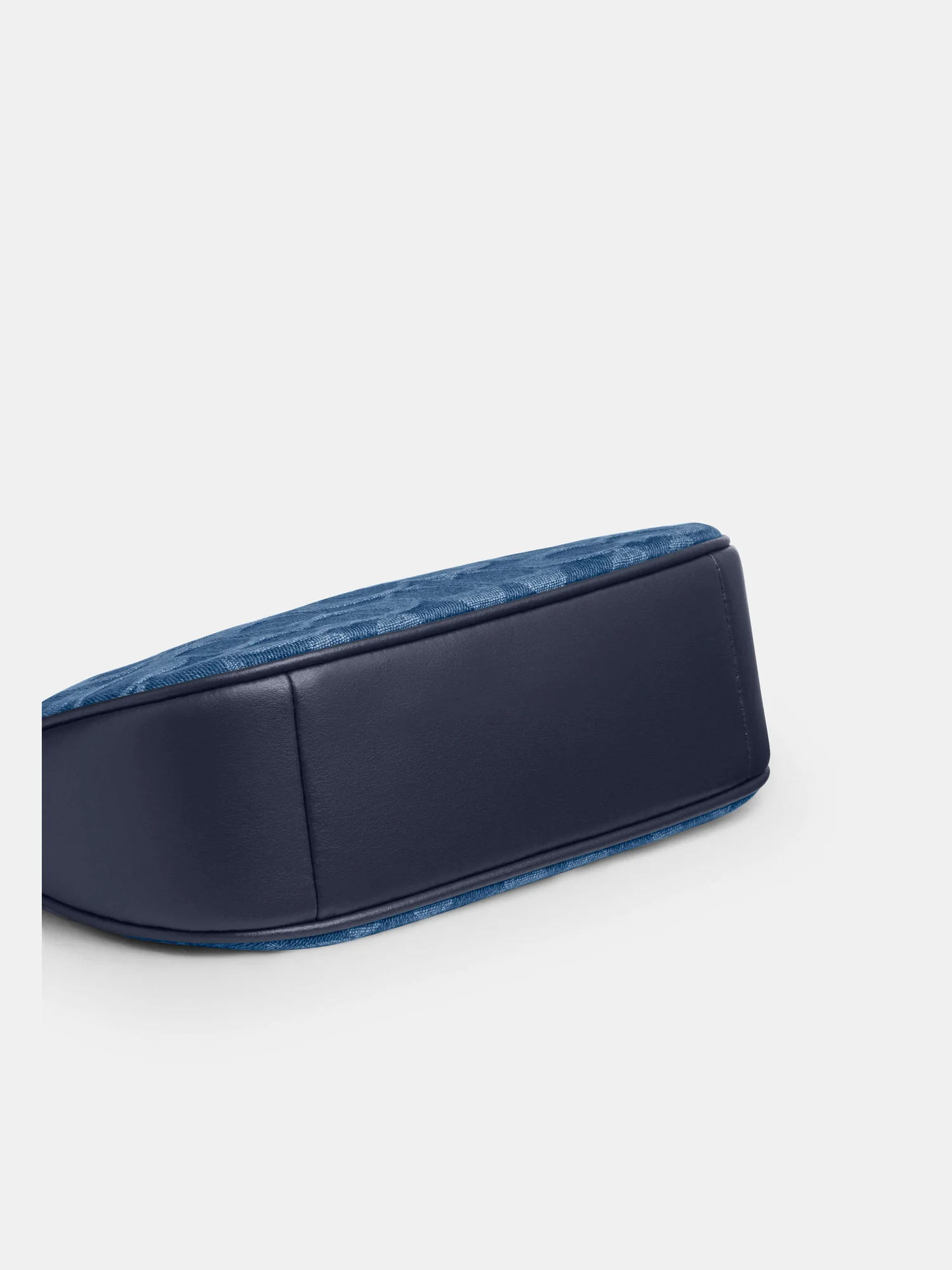 Мини-сумка кросс-боди Coach Teri из джинсовой ткани Signature — 14