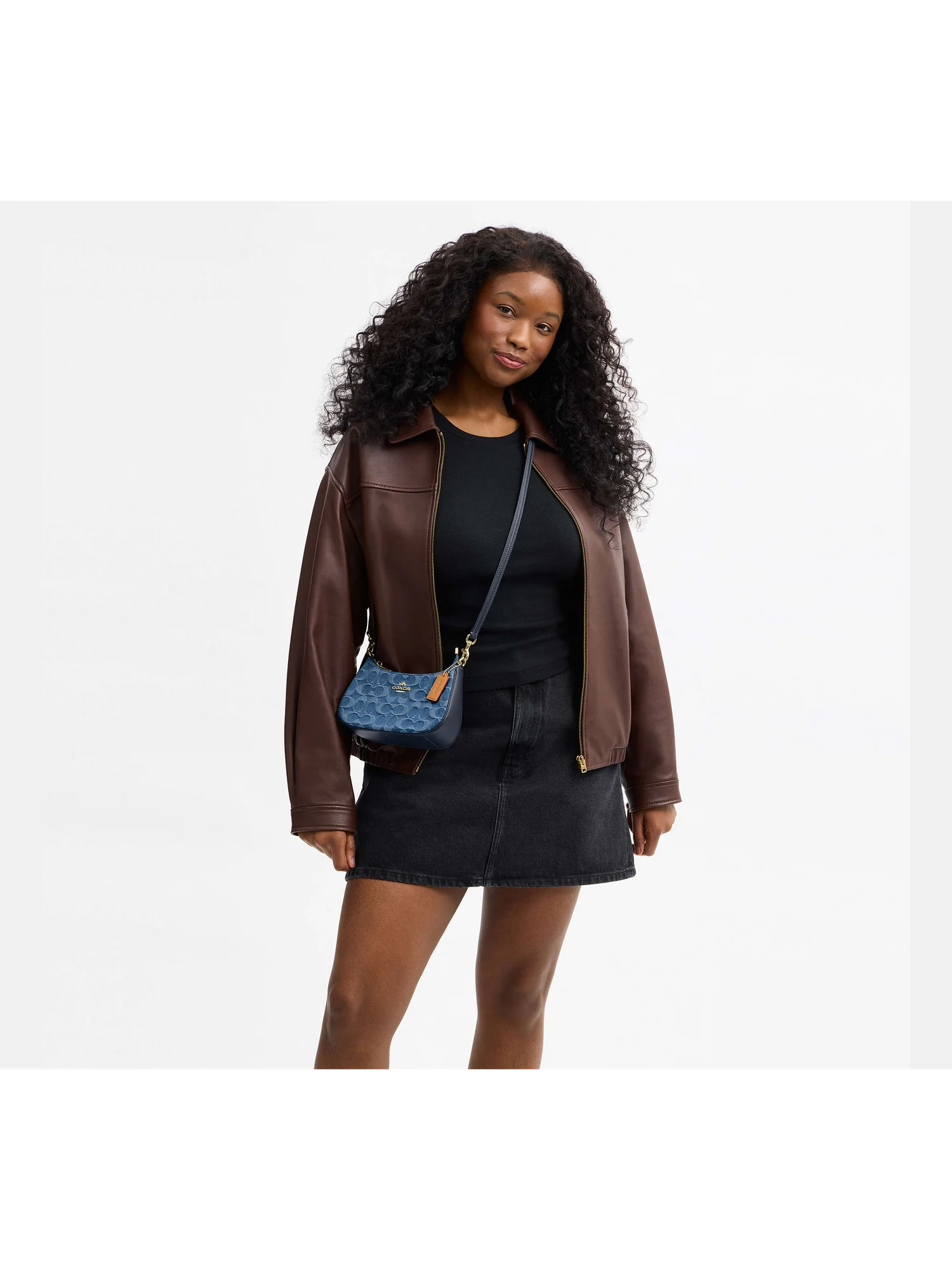 Мини-сумка кросс-боди Coach Teri из джинсовой ткани Signature — 17