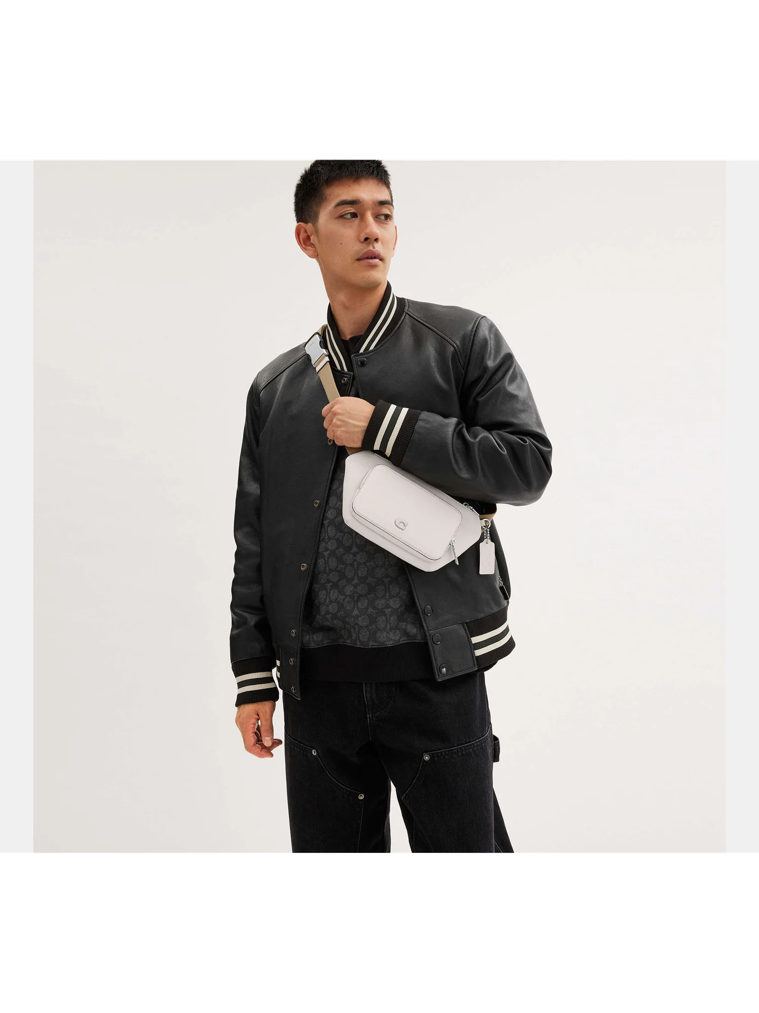 Мужская поясная сумка Coach из зернистой кожи — 1