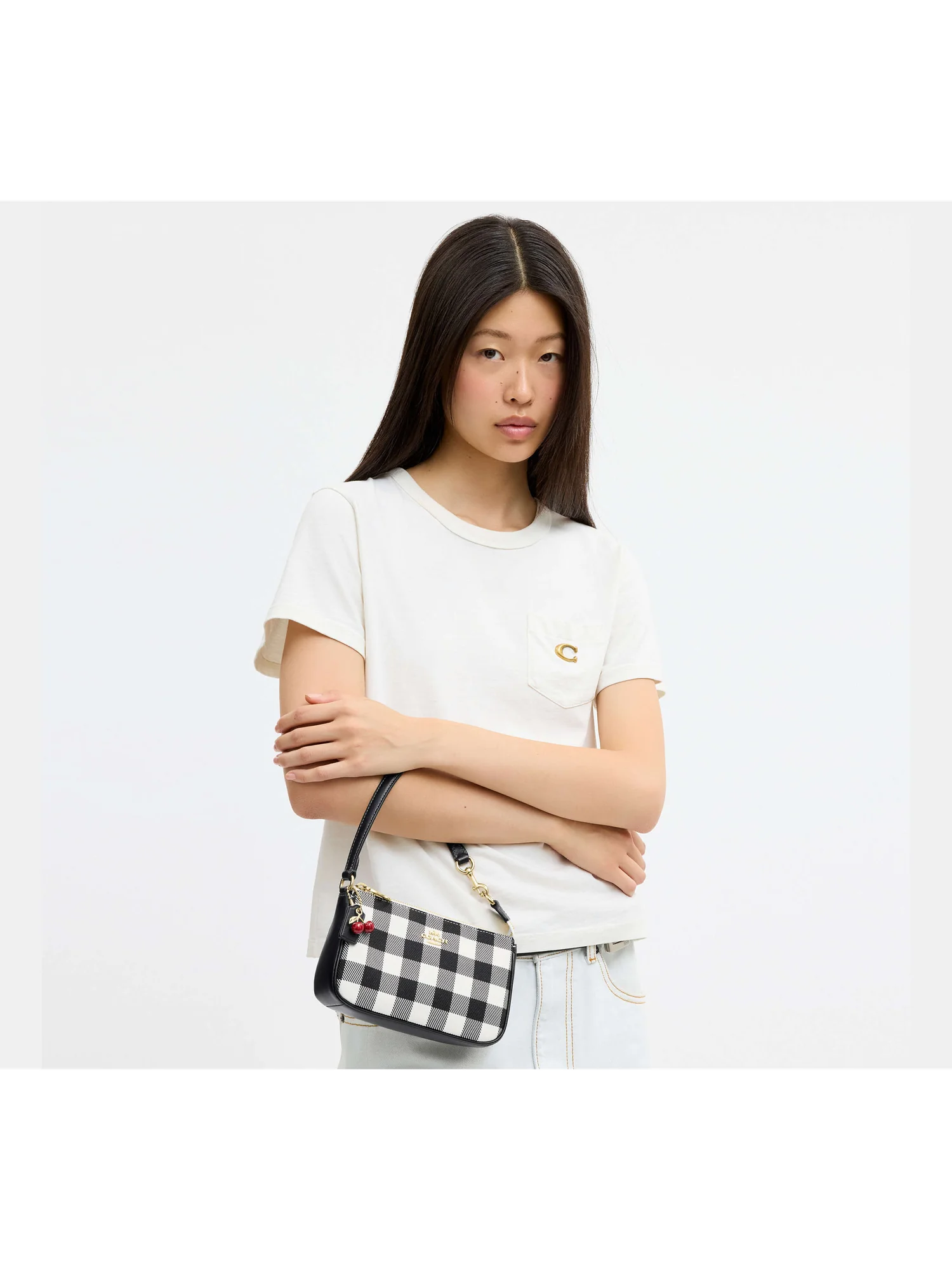 Мини-сумка Coach Nolita 19 с принтом гингем и брелоком — 16
