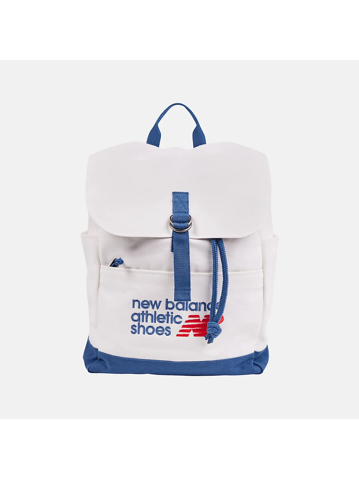 Чёрный рюкзак из канваса New Balance с логотипом, вид спереди.