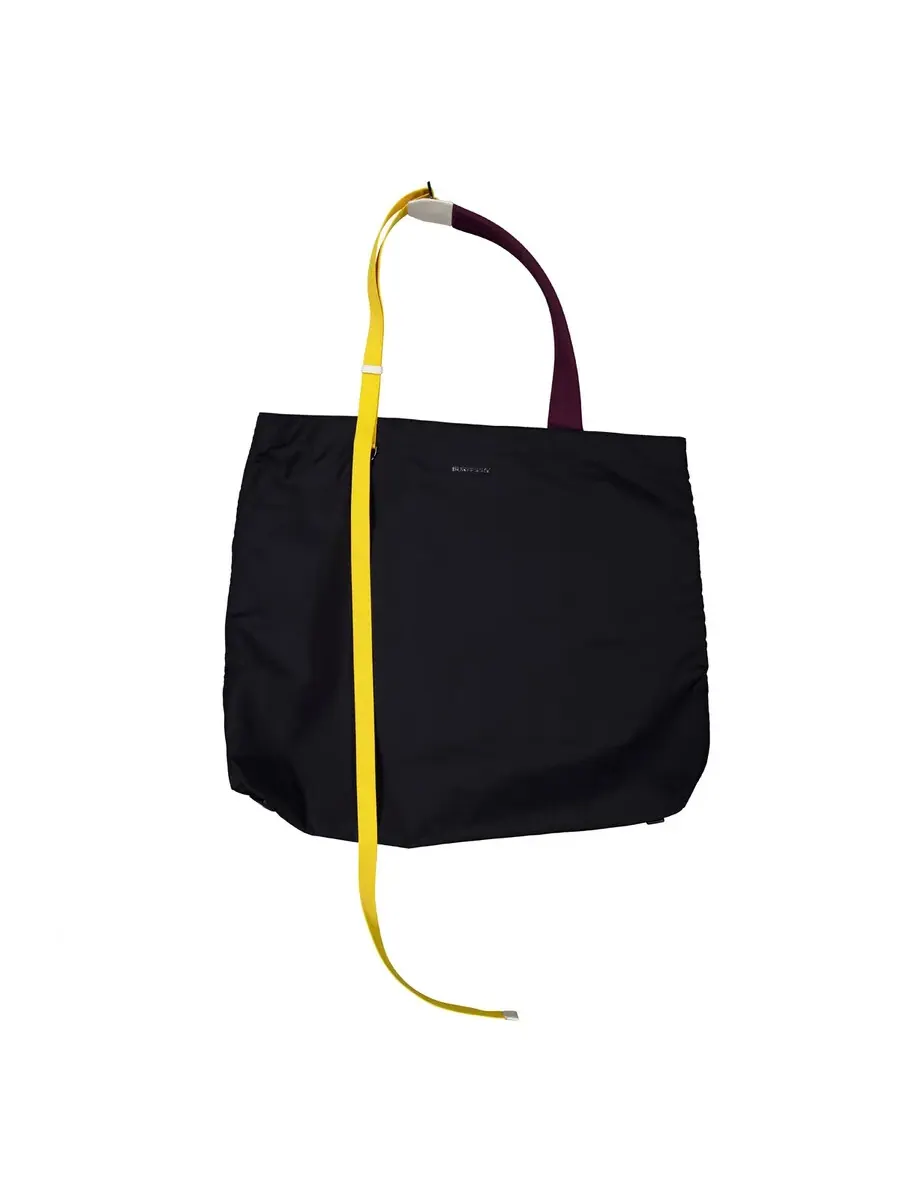 Черная сумка-мессенджер Burberry Technical Astra — 3