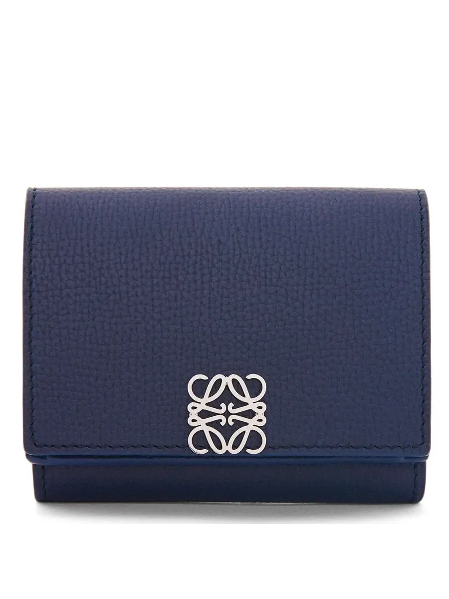 Кошелек Loewe Anagram Trifold в цвете Погруженная синь — синий