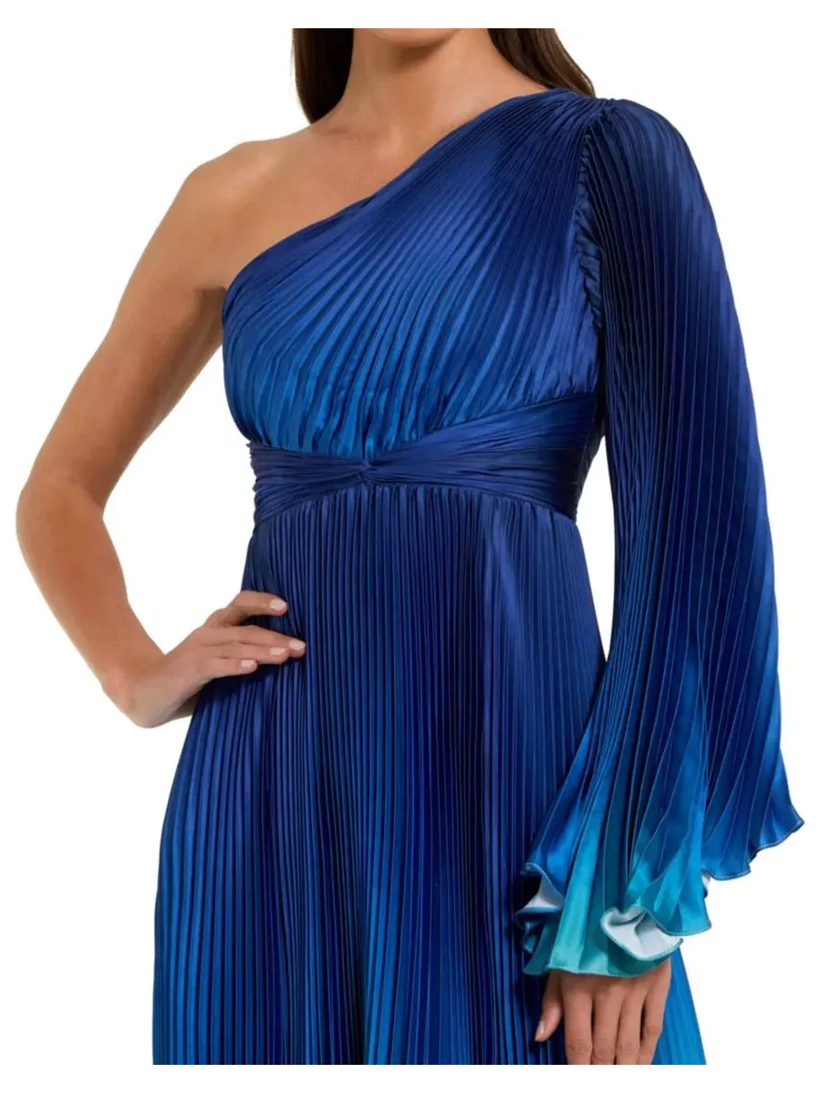 Платье вечернее с одним рукавом и омбре, Petite Pleated Charmeuse One-Shoulder Flare Sleeve Gown — изображение 3 из 3, синий
