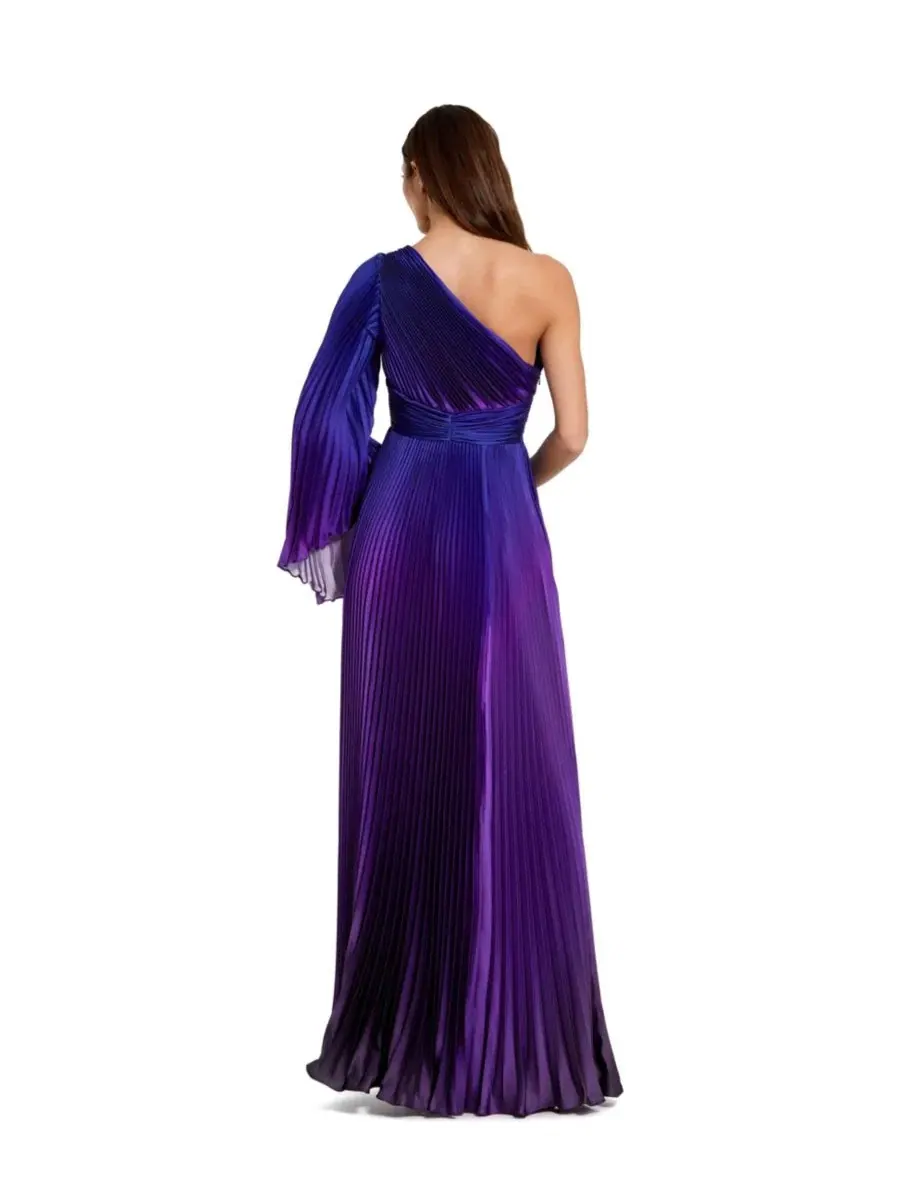 Платье-макси с одним плечом, с рукавом-колоколом, Petite Pleated Charmeuse One-Shoulder Flare — изображение 2 из 3
