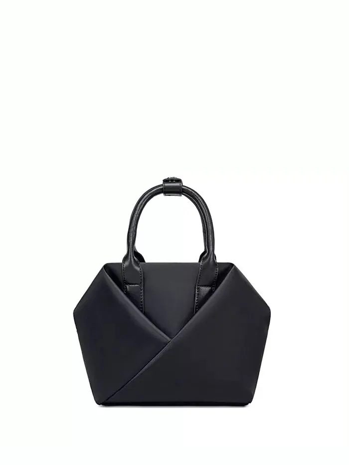 Маленькая сумка-тоут Origami Ultra Satin Crossbody Lux & Nyx — черный