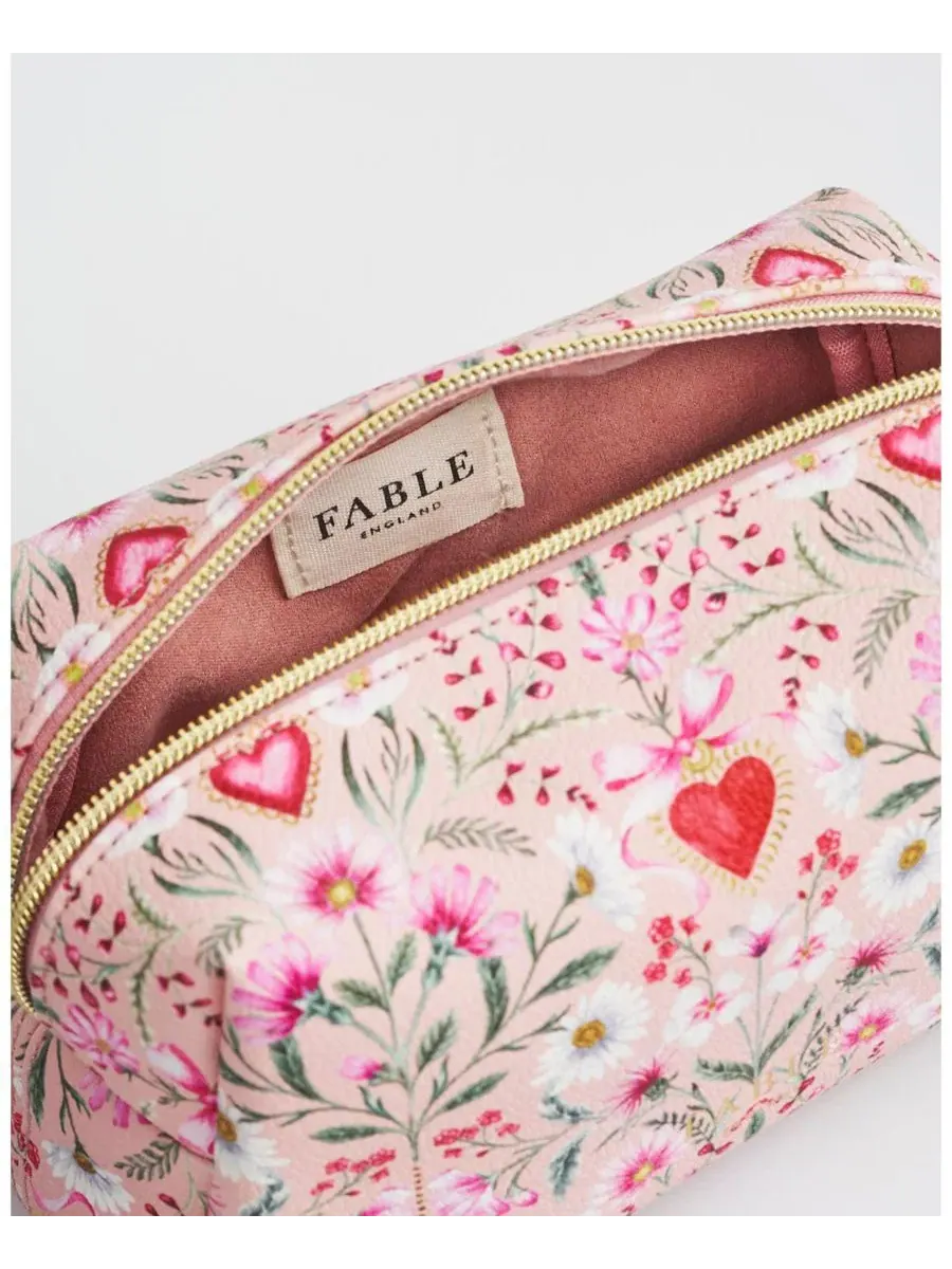 Косметичка с цветочным принтом Pink Floral Heart Fable England — изображение 5 из 7, розовый