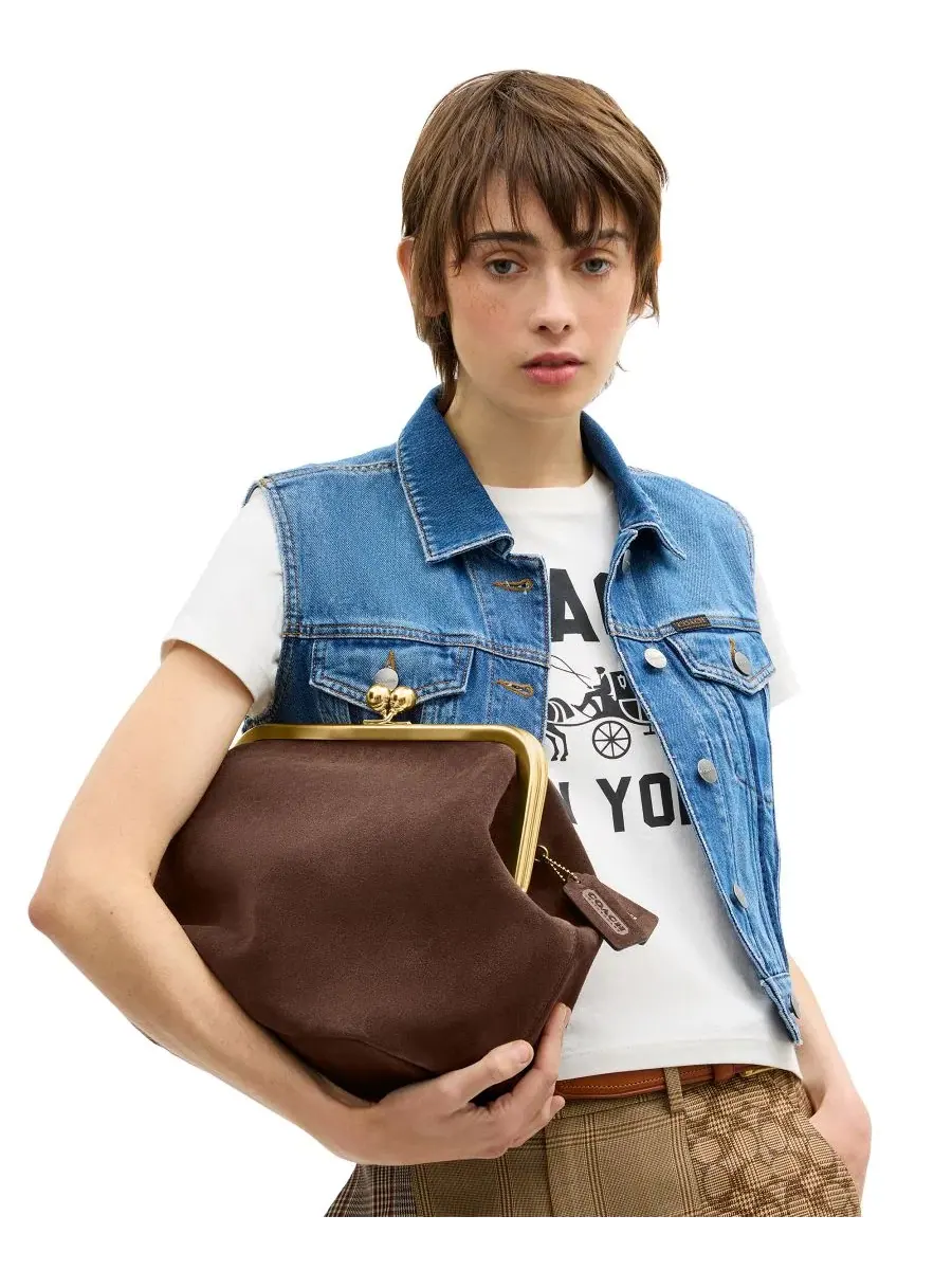 Сумка с застежкой кисп-лок, средняя, из замши COACH — изображение 4 из 7, коричневый