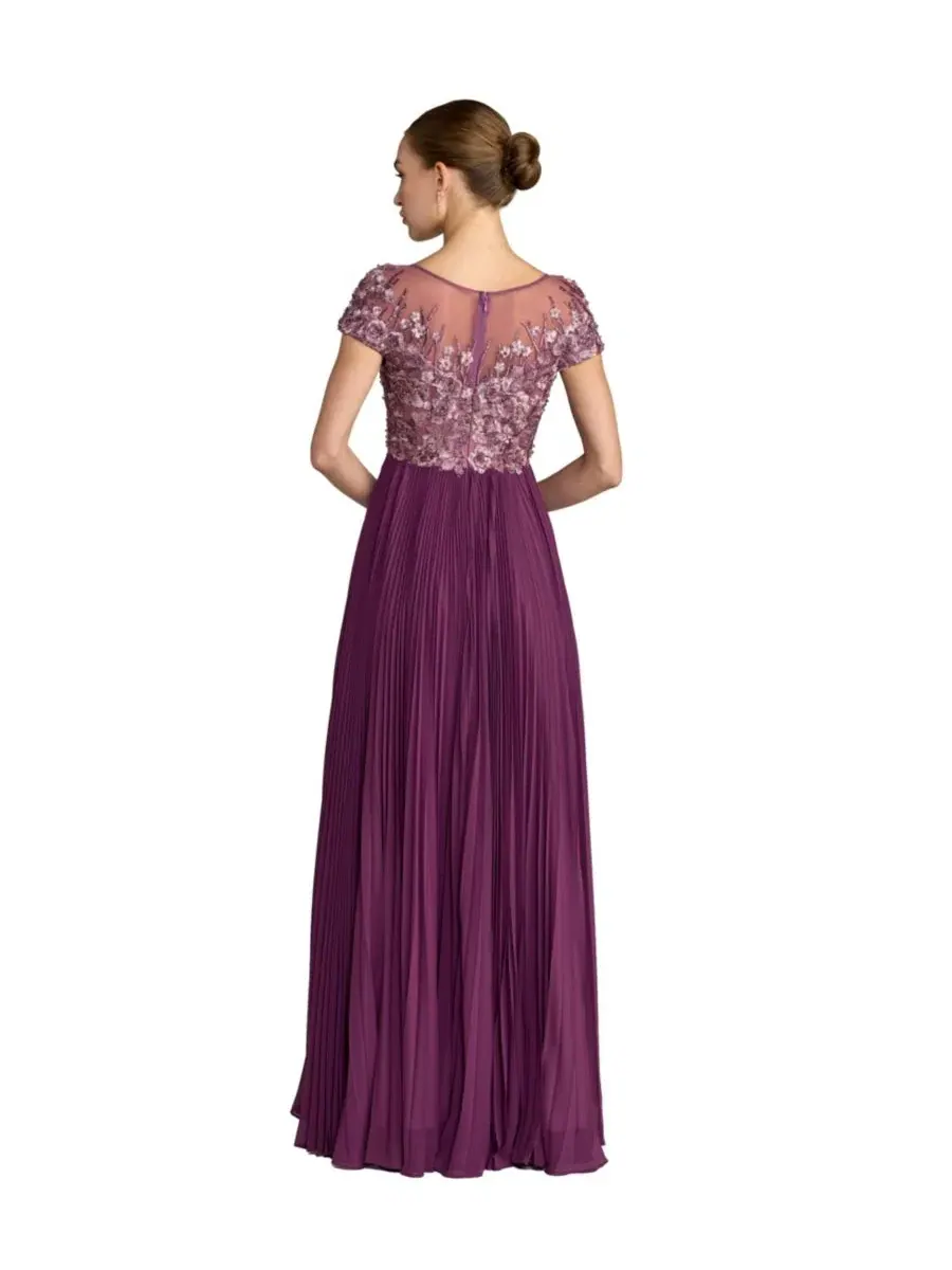 Вечернее платье с кружевными аппликациями, с капюшоном, Petite Embroidered Cap Sleeve High Neck — изображение 2 из 3
