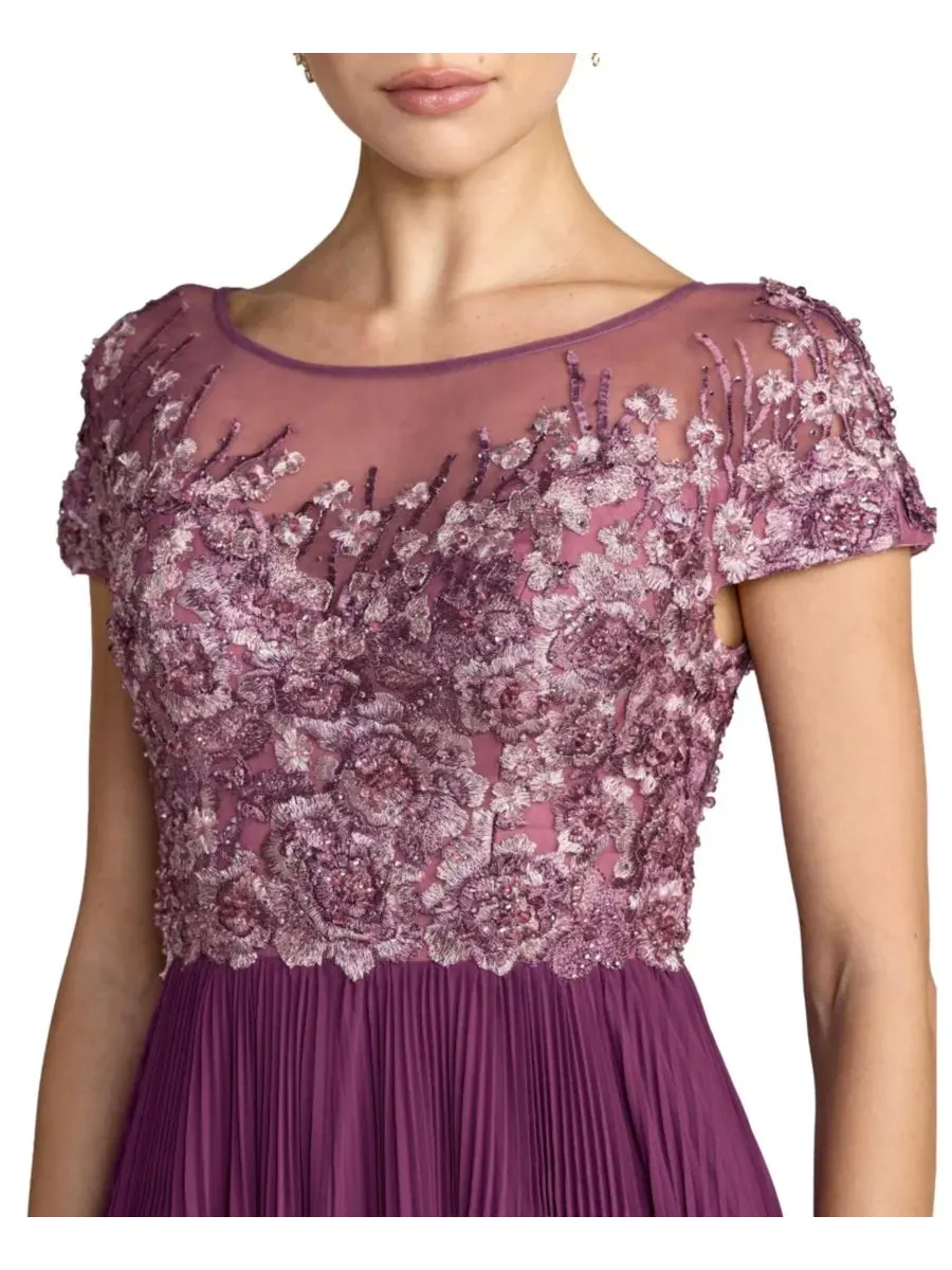 Вечернее платье с кружевными аппликациями, с капюшоном, Petite Embroidered Cap Sleeve High Neck — изображение 3 из 3