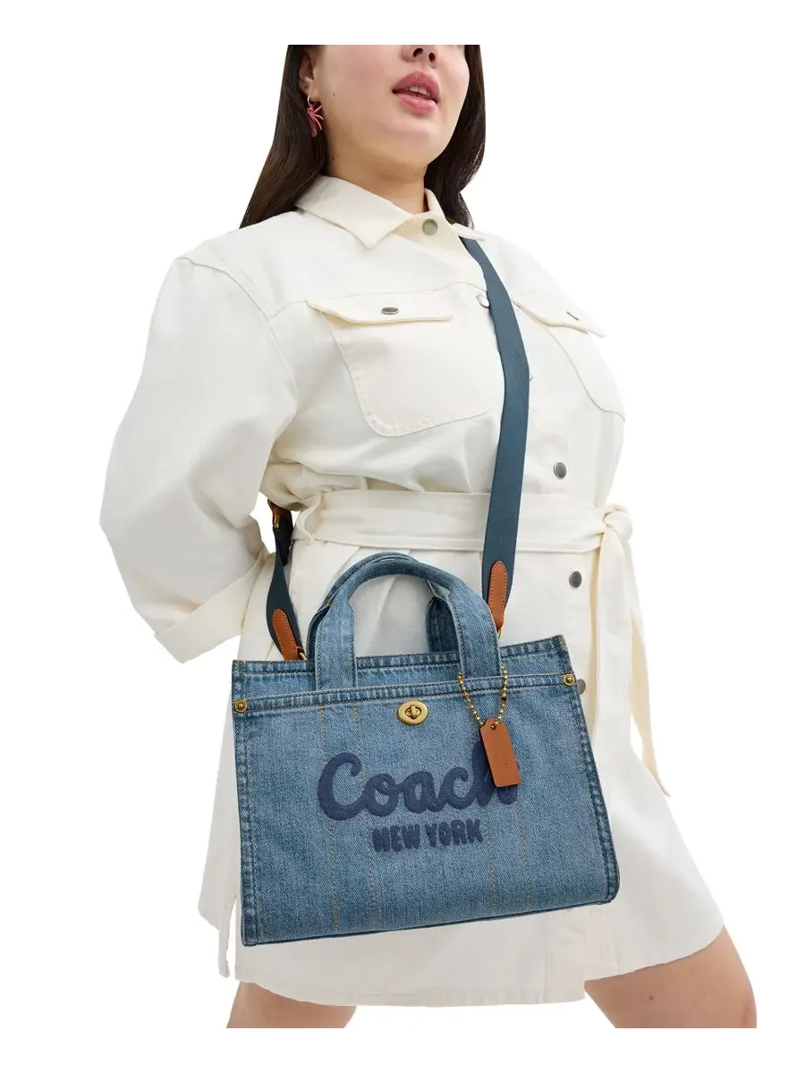 Джинсовая сумка-тоут Cargo от COACH — изображение 4 из 7, индиго