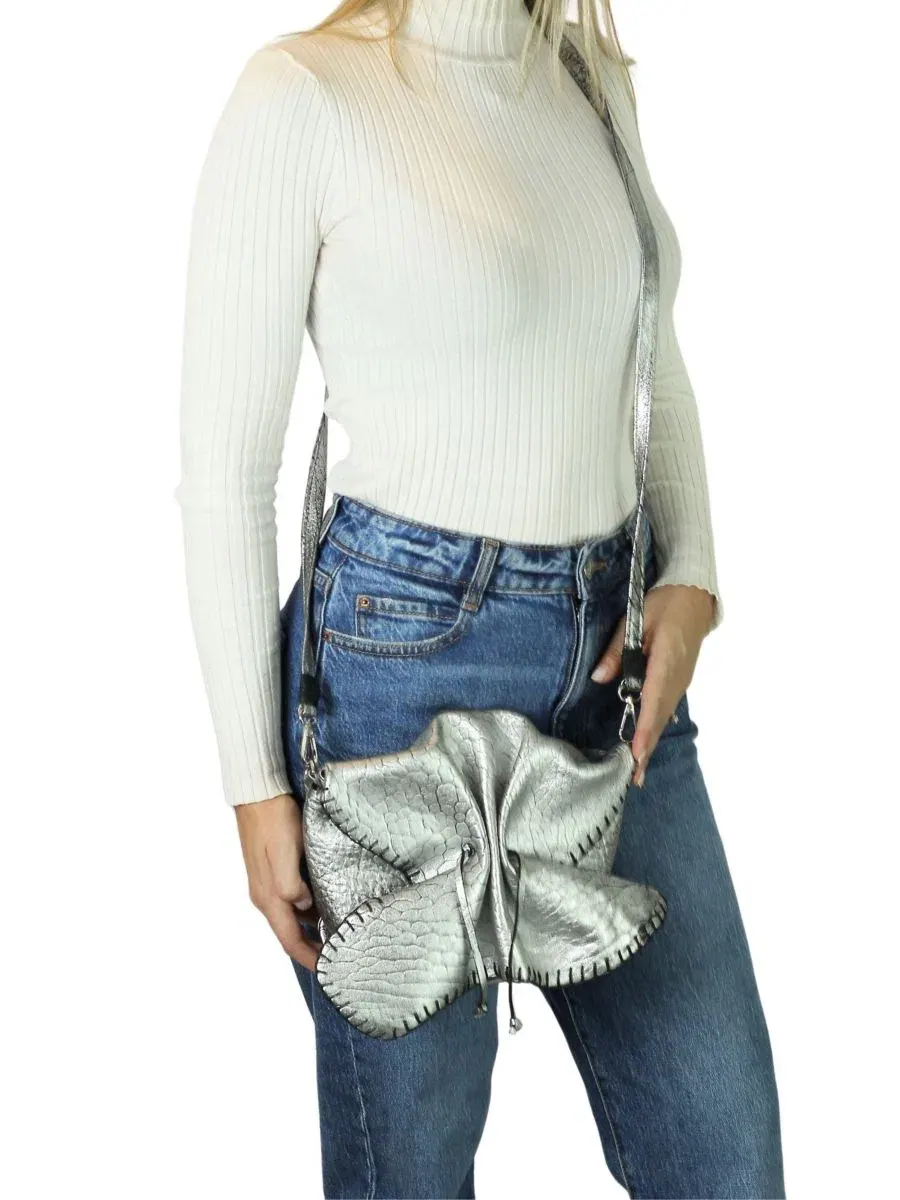 Сумка-шопер из ягнячьей кожи с двумя съемными ремнями Medium Butterfly Lambskin Bag Carlos Falchi — изображение 2 из 9