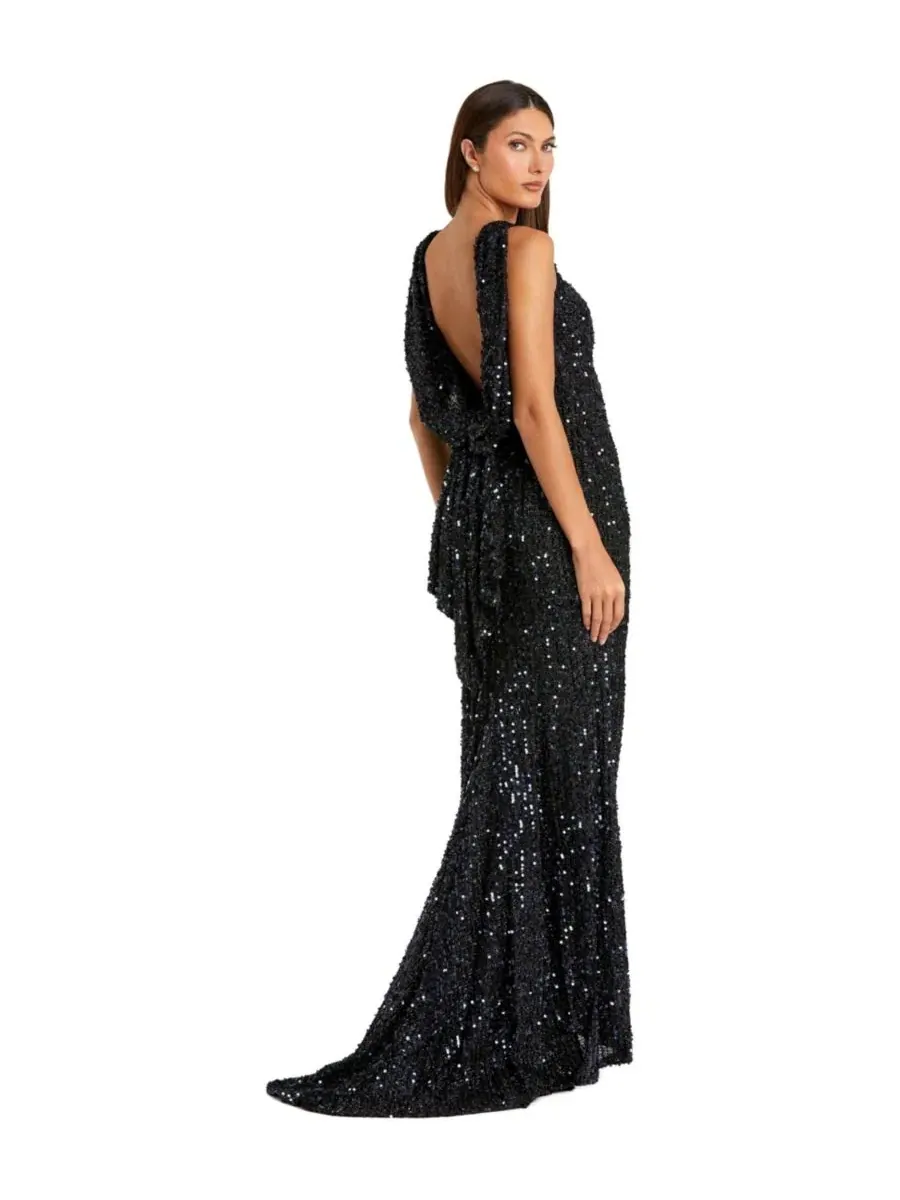 Вечернее платье без рукавов с пайетками, модель Petite Sleeveless Sequin Cowl Back Evening Gown Mac — изображение 2 из 3