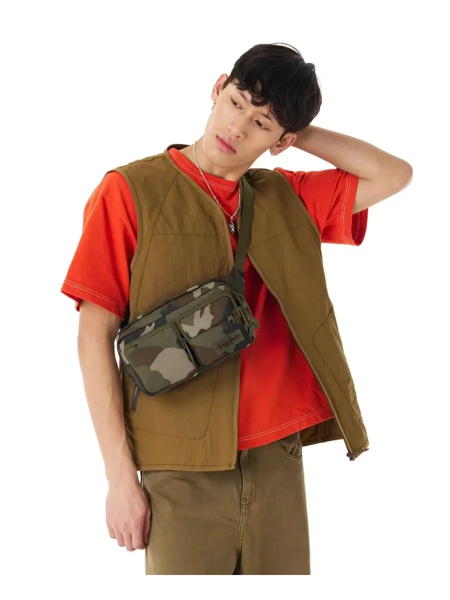 Поясная сумка-кроссбоди Double Crossbody Waistpack Eastpak — изображение 3 из 4, камуфляж