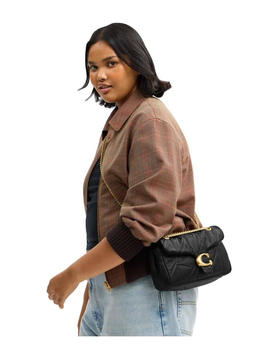 Сумка через плечо COACH Slouch Tabby Medium из стеганой кожи — изображение 4 из 10, черный