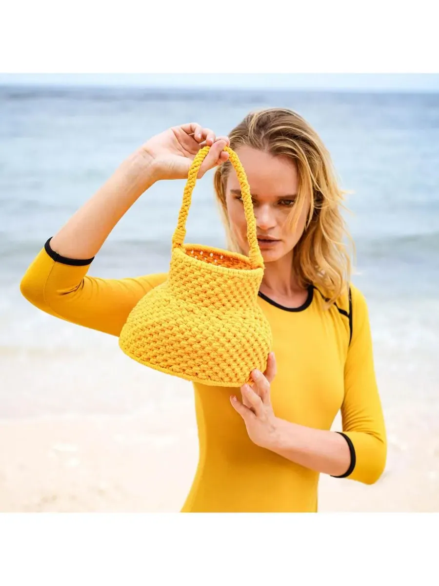 Brunna.co Корзинка-пакет PETITE NAGA из макраме — изображение 6 из 9, желтый
