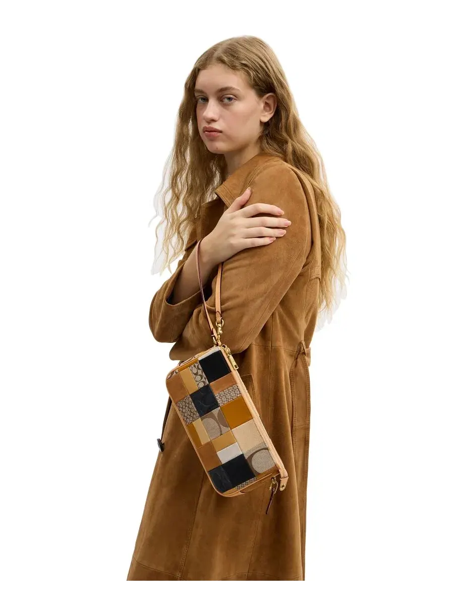 Сумка Plaza Medium Patchwork Signature Jacquard Slim Shoulder Bag 25 Coach — изображение 3 из 7, коричневый мульти