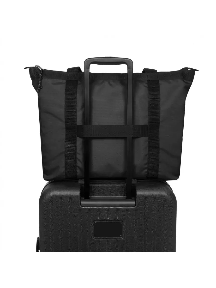 Сумка-шопер Travel Tote Eastpak — изображение 7 из 7, черный