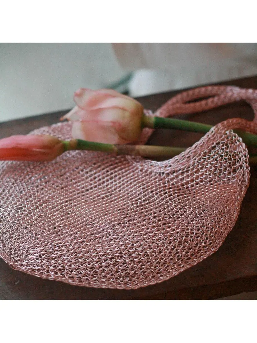 Сумка-шопер The Sol Mesh Wire Tote Bag Brunna.co — изображение 6 из 7, розовый