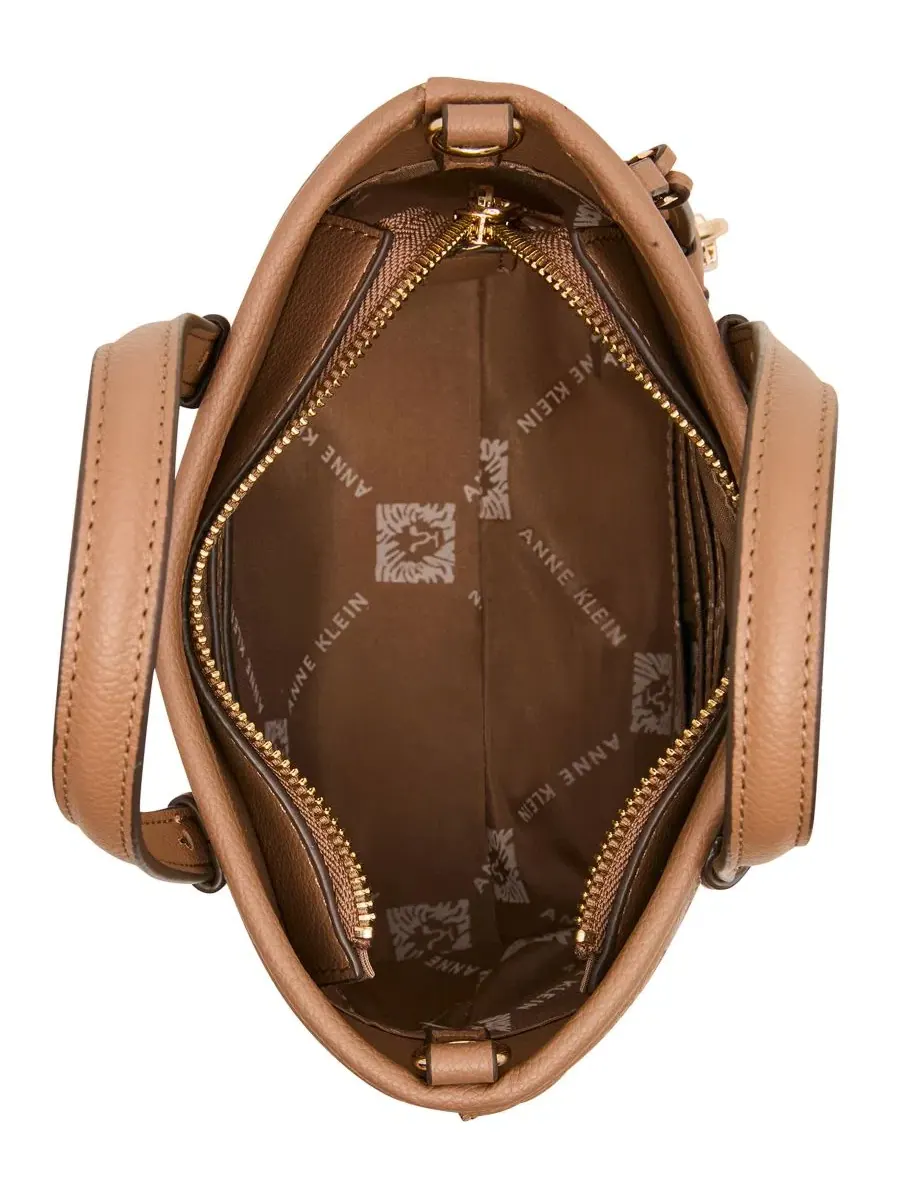 Сумка-тоут мини с тиснением, с цепочкой-брелоком Anne Klein — изображение 4 из 6, бежевый