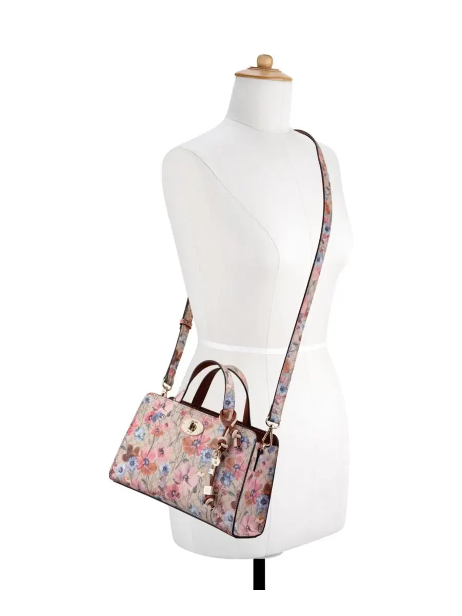 Мини-сэтчел-кроссбоди Khora East West Small Satchel Crossbody Bag Nine West, Floral Logo Chestnut — изображение 2 из 5