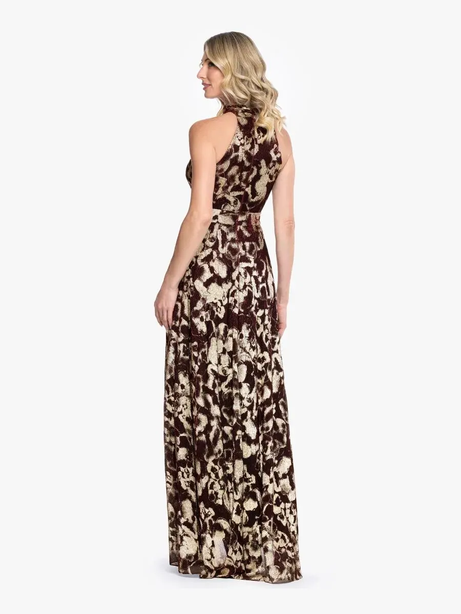 Вечернее платье-бюстье с открытой спиной, модель Petite Sleeveless Halter Neck Gown Betsy & Adam — изображение 5 из 6
