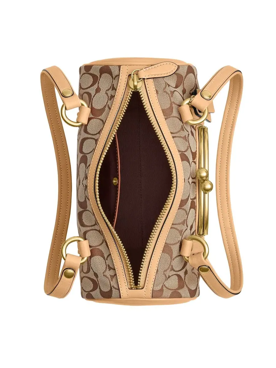 Сумка через плечо Kisslock Small Signature Jacquard Barrel Shoulder Bag 28 Coach — изображение 2 из 5, хаки светлый